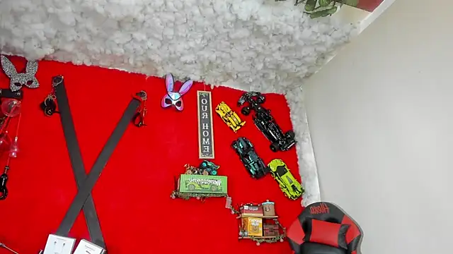 LilOwen  online show from 10.18.25