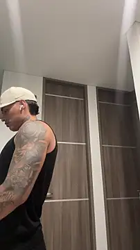 Snapshot of Dominiofit chatting on 03.13.26 Dominiofit online show from 03.13.26