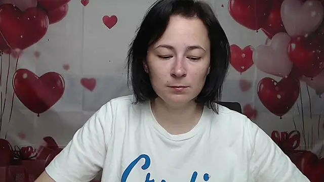 Snapshot of MarieSho chatting on 05.26.26 MarieSho online show from 05.26.26