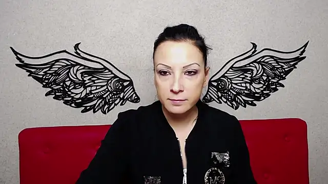 Snapshot of ElizabethSho chatting on 12.06.24 ElizabethSho online show from 12.06.24