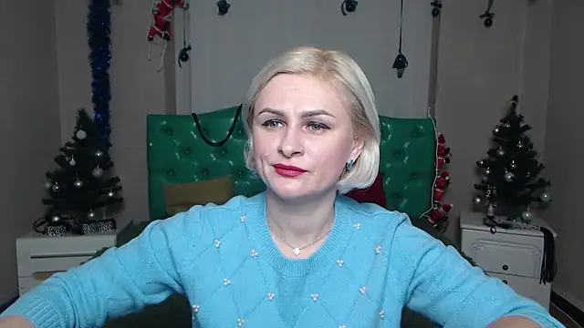 Snapshot of OliviaHorst chatting on 12.26.24 OliviaHorst online show from 12.26.24