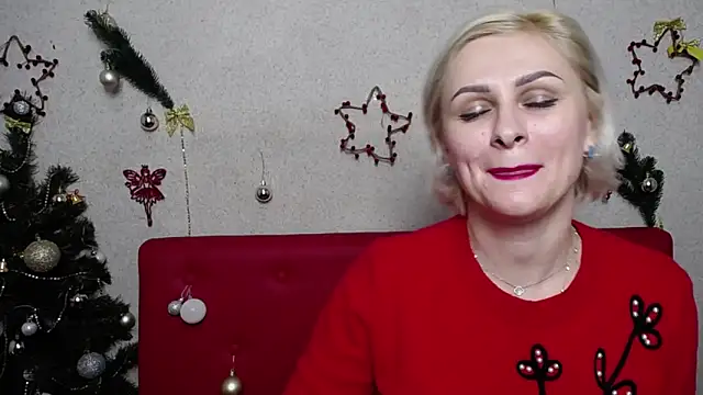 Snapshot of OliviaHorst chatting on 12.28.24 OliviaHorst online show from 12.28.24