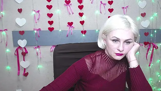 Snapshot of OliviaHorst chatting on 02.20.25 OliviaHorst online show from 02.20.25