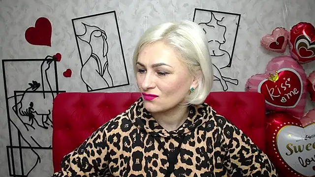 Snapshot of OliviaHorst chatting on 03.05.25 OliviaHorst online show from 03.05.25