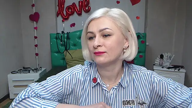 Snapshot of OliviaHorst chatting on 03.21.25 OliviaHorst online show from 03.21.25