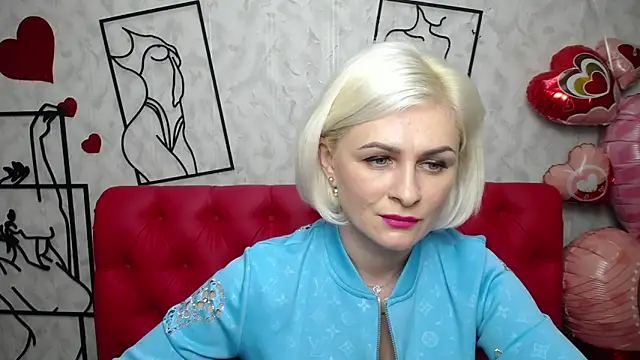 Snapshot of OliviaHorst chatting on 03.22.25 OliviaHorst online show from 03.22.25