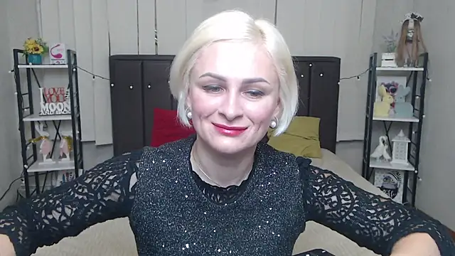 Snapshot of OliviaHorst chatting on 10.08.25 OliviaHorst online show from 10.08.25