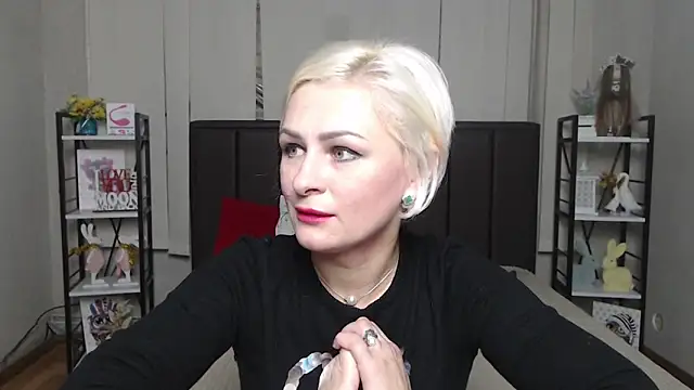 OliviaHorst online show from 11.27.25