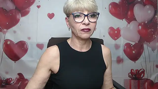 Snapshot of EllaBonito chatting on 05.17.26 EllaBonito online show from 05.17.26