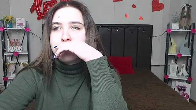 LauraHlot online show from 02.20.25