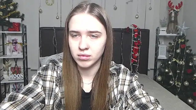 LauraHlot online show from 12.21.25