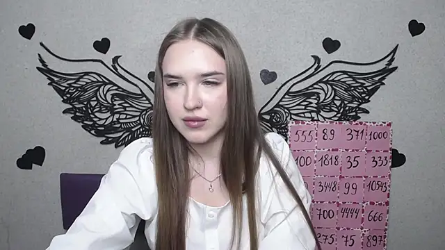 LauraHlot online show from 04.16.26