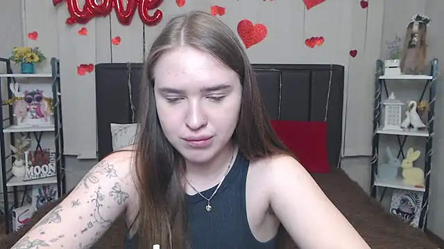 Snapshot of LauraHlot chatting on 05.07.26 LauraHlot online show from 05.07.26
