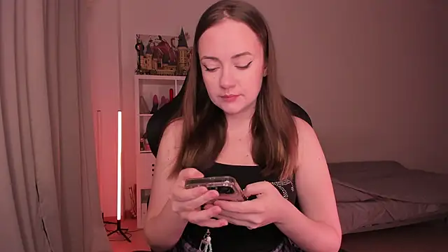 Snapshot of WalkingGirl chatting on 02.04.25 WalkingGirl online show from 02.04.25