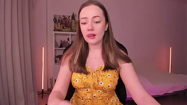 Snapshot of WalkingGirl chatting on 02.08.25 WalkingGirl online show from 02.08.25