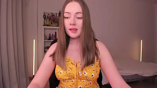 Snapshot of WalkingGirl chatting on 02.08.25 WalkingGirl online show from 02.08.25