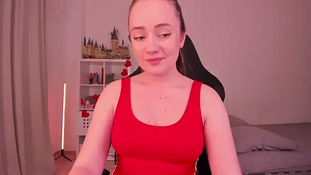 Snapshot of WalkingGirl chatting on 02.14.25 WalkingGirl online show from 02.14.25