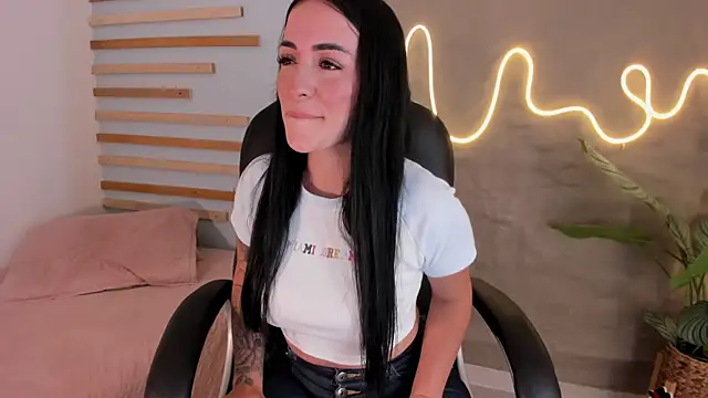 Snapshot of Sofia__rivera chatting on 12.19.24 Sofia  rivera online show from 12.19.24