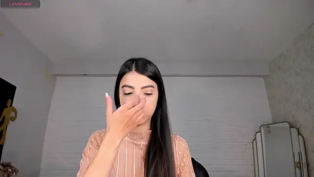 ValeriaVelvet online show from 10.20.25