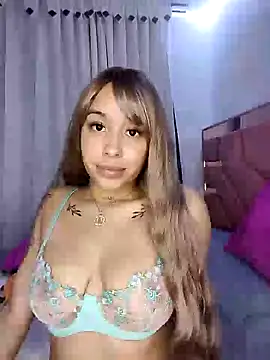 Snapshot of MarieLeon chatting on 01.24.25 MarieLeon online show from 01.24.25