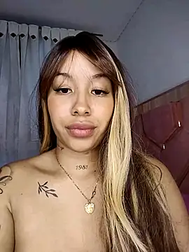 Snapshot of MarieLeon chatting on 02.26.25 MarieLeon online show from 02.26.25