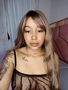 Snapshot of MarieLeon chatting on 03.07.25 MarieLeon online show from 03.07.25