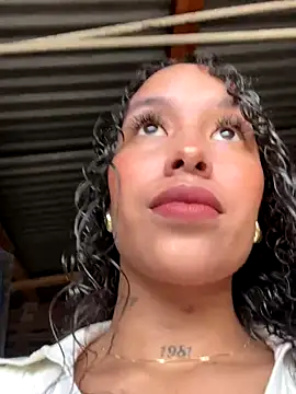 Snapshot of MarieLeon chatting on 12.14.25 MarieLeon online show from 12.14.25