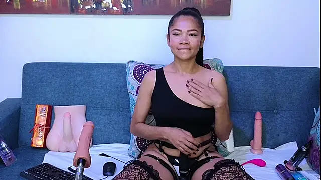 anellejones online show from 02.21.25