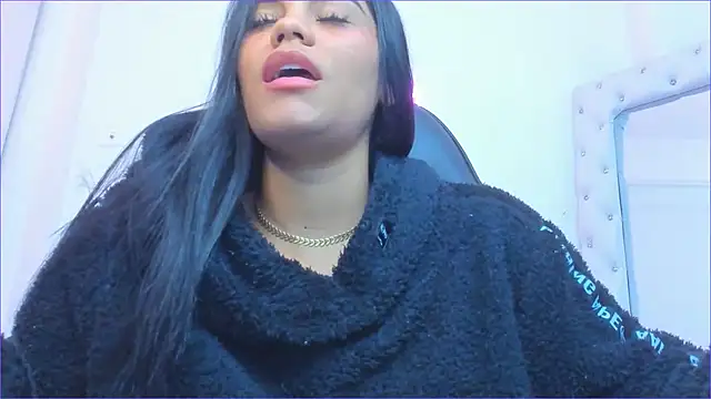 Snapshot of silvana__miller chatting on 03.14.25 silvana miller online show from 03.14.25