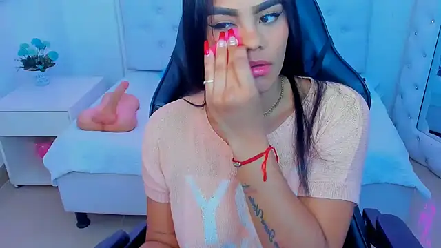 Snapshot of silvana__miller chatting on 03.20.25 silvana miller online show from 03.20.25