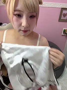 Snapshot of alice__1111 chatting on 02.15.25 alice  1111 online show from 02.15.25