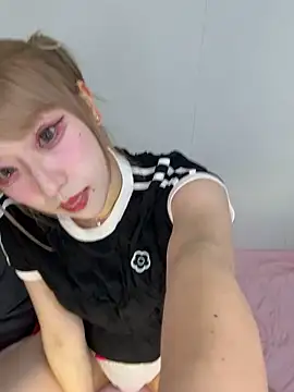Snapshot of alice__1111 chatting on 05.18.26 alice 1111 online show from 05.18.26
