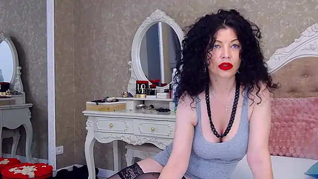 Snapshot of NataliaRed chatting on 11.07.25 NataliaRed online show from 11.07.25