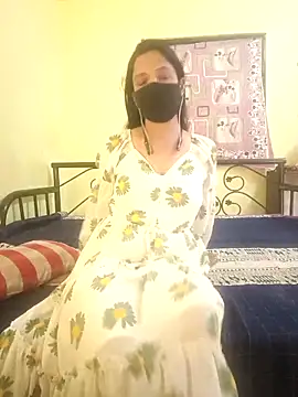 Snapshot of Nitya-Mahesh chatting on 03.05.25 Nitya-Mahesh online show from 03.05.25