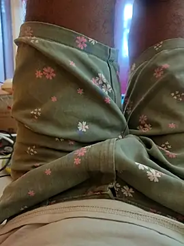 Snapshot of boy_BeardGallery chatting on 10.10.25 boy BeardGallery online show from 10.10.25