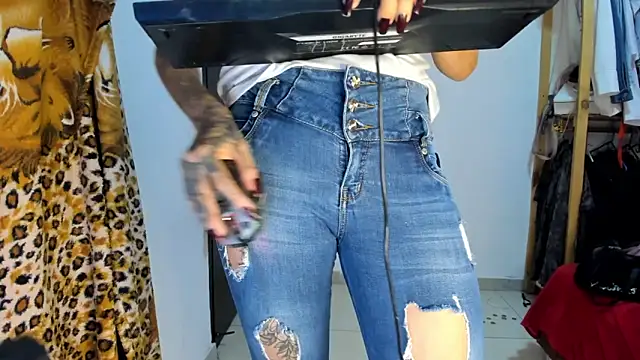 Charllote23 online show from 03.18.25