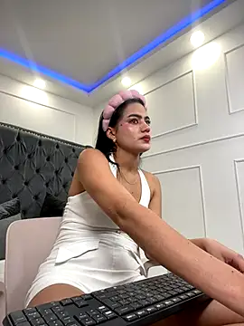 ariel jonees online show from 12.14.25