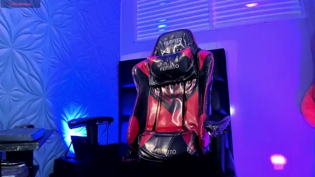 Milk max 18 online show from 04.08.26