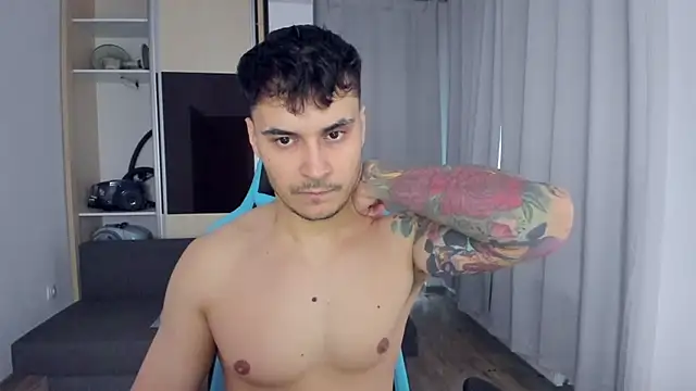 Snapshot of MatMalonne chatting on 12.31.24 MatMalonne online show from 12.31.24