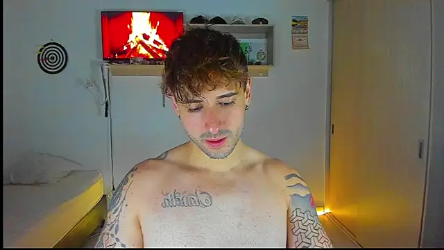 Snapshot of Ares_blue chatting on 02.09.26 Ares blue online show from 02.09.26