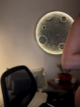 Snapshot of SarahhSmitth1 chatting on 10.31.25 SarahhSmitth1 online show from 10.31.25