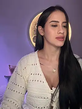 Snapshot of SarahhSmitth1 chatting on 12.15.25 SarahhSmitth1 online show from 12.15.25