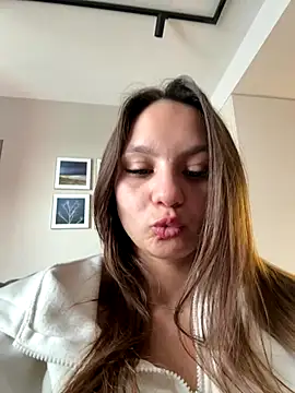 Snapshot of sweety_secret_ chatting on 10.06.25 sweety secret  online show from 10.06.25