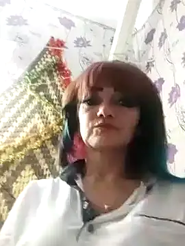 Snapshot of SweetLeila40 chatting on 12.24.24 SweetLeila40 online show from 12.24.24