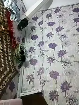 Snapshot of SweetLeila40 chatting on 01.02.25 SweetLeila40 online show from 01.02.25