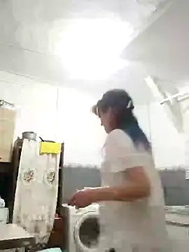 Snapshot of SweetLeila40 chatting on 01.03.25 SweetLeila40 online show from 01.03.25