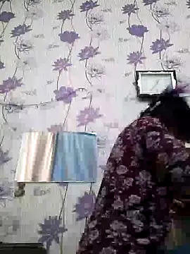 Snapshot of SweetLeila40 chatting on 01.15.25 SweetLeila40 online show from 01.15.25