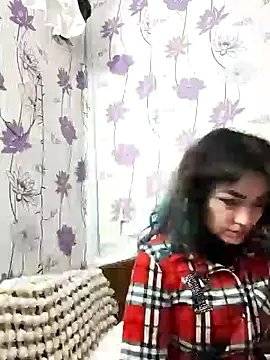 Snapshot of SweetLeila40 chatting on 02.04.25 SweetLeila40 online show from 02.04.25