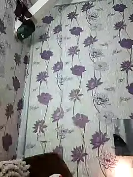 Snapshot of SweetLeila40 chatting on 02.11.25 SweetLeila40 online show from 02.11.25