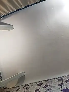 Snapshot of SweetLeila40 chatting on 02.21.25 SweetLeila40 online show from 02.21.25